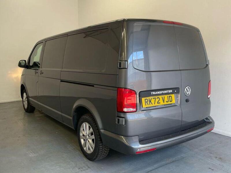 Volkswagen Transporter 2.0 TDI T30 Highline DSG FWD LWB Euro 6 (s/s) 5dr
