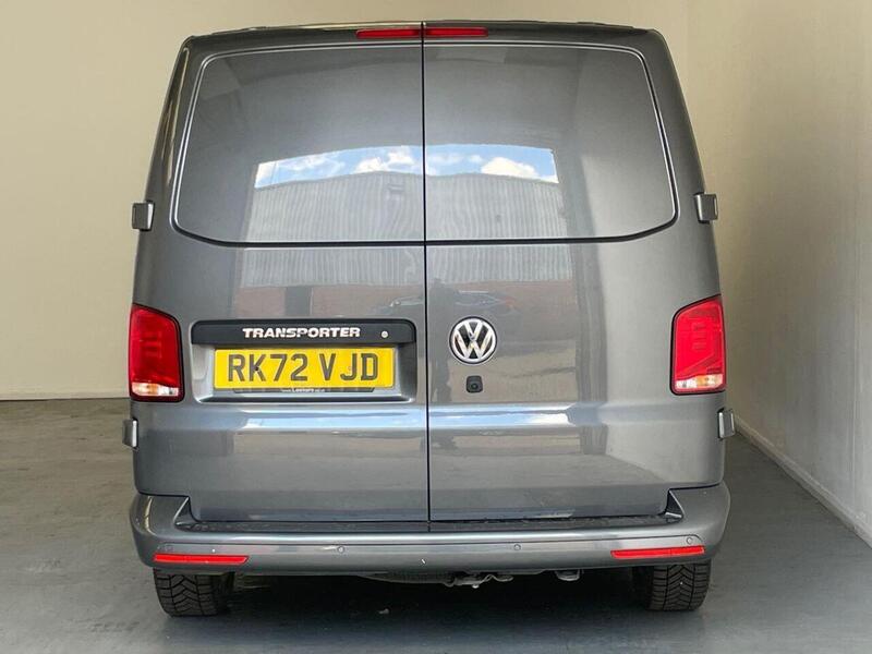 Volkswagen Transporter 2.0 TDI T30 Highline DSG FWD LWB Euro 6 (s/s) 5dr