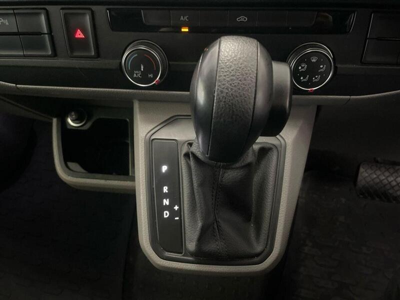 Volkswagen Transporter 2.0 TDI T30 Highline DSG FWD LWB Euro 6 (s/s) 5dr