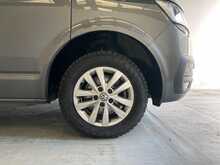 Volkswagen Transporter Transporter 2.0 TDI T30 Highline DSG FWD LWB Euro 6 (s/s) 5dr 