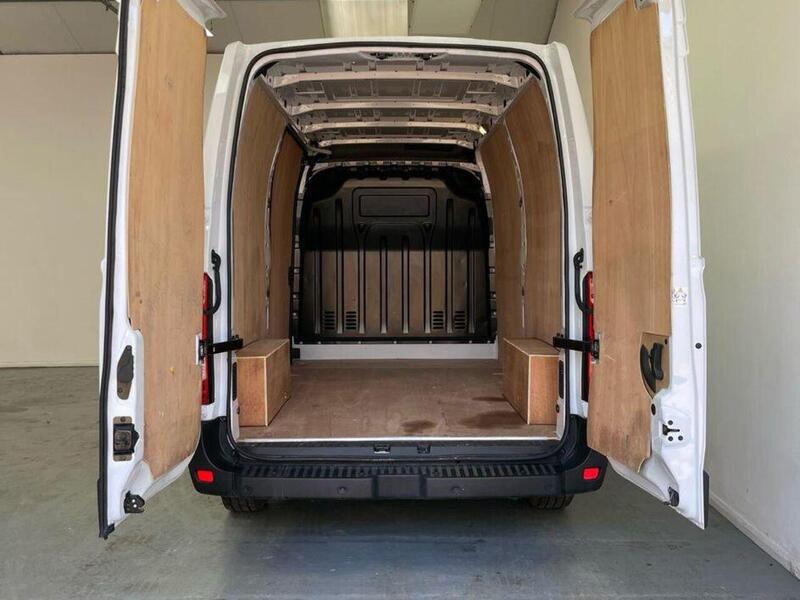 Nissan Interstar 2.3 dCi 35 Acenta FWD L2 H2 Euro 6 (s/s) 4dr