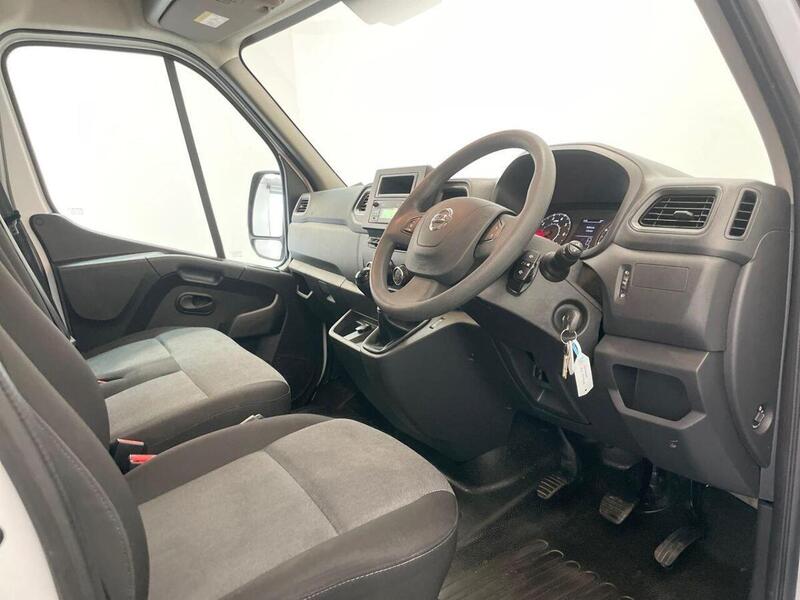 Nissan Interstar 2.3 dCi 35 Acenta FWD L2 H2 Euro 6 (s/s) 4dr