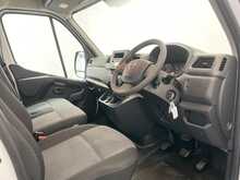 Nissan Interstar Interstar 2.3 dCi 35 Acenta FWD L2 H2 Euro 6 (s/s) 4dr 