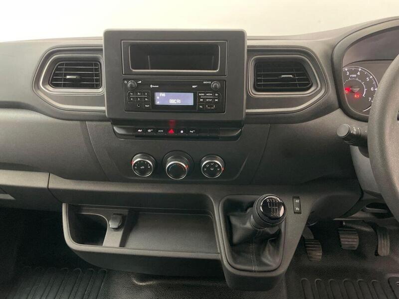 Nissan Interstar 2.3 dCi 35 Acenta FWD L2 H2 Euro 6 (s/s) 4dr
