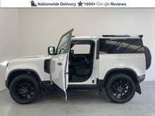 Land Rover Defender 90 Defender 90 3.0 D250 MHEV Hard Top SUV Auto 4WD SWB Euro 6 (s/s) 3dr 