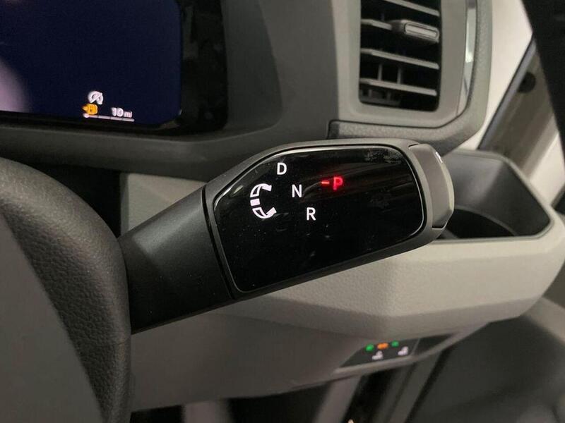 Volkswagen Crafter 2.0 TDI CR35 Commerce Plus Panel Van 5dr Diesel Auto FWD MWB High Roof Euro 6 (s/s) (140 ps)