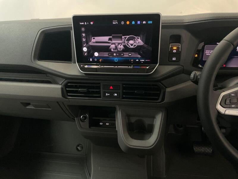 Volkswagen Crafter 2.0 TDI CR35 Commerce Plus Panel Van 5dr Diesel Auto FWD MWB High Roof Euro 6 (s/s) (140 ps)