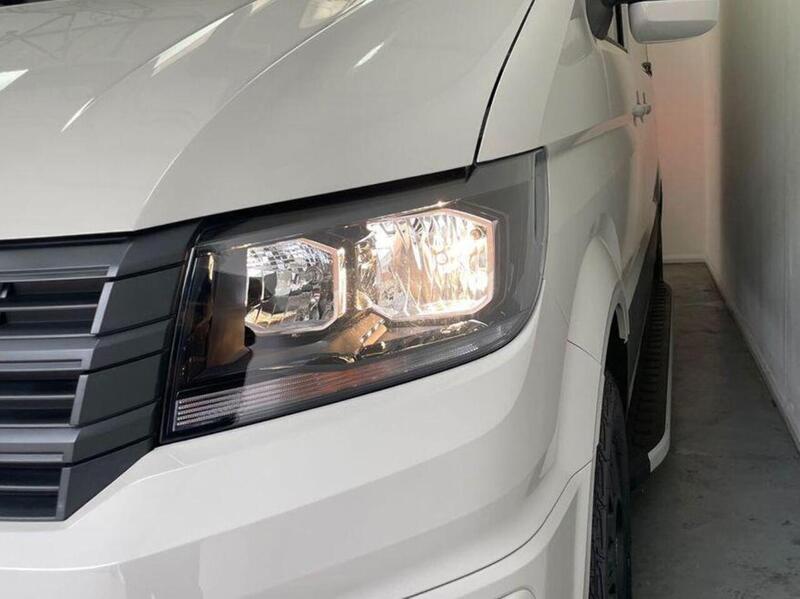 Volkswagen Crafter 2.0 TDI CR35 Commerce Plus Panel Van 5dr Diesel Auto FWD MWB High Roof Euro 6 (s/s) (140 ps)