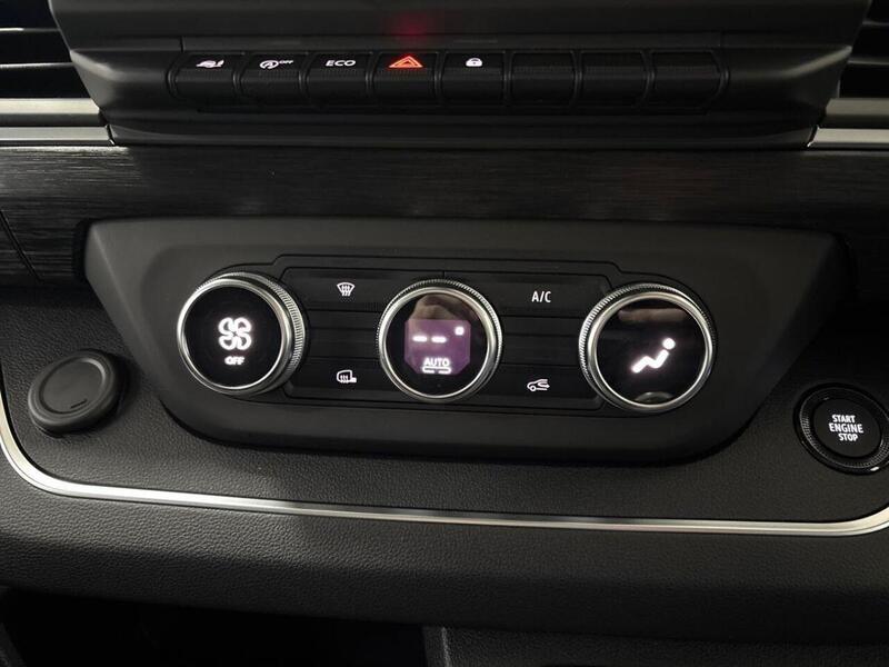 Renault Trafic 2.0 dCi Blue LL30 Extra Sport Panel Van 5dr Diesel Manual L2 H1 Euro 6 (s/s) (150 ps)