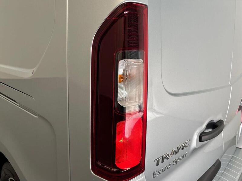 Renault Trafic 2.0 dCi Blue LL30 Extra Sport Panel Van 5dr Diesel Manual L2 H1 Euro 6 (s/s) (150 ps)