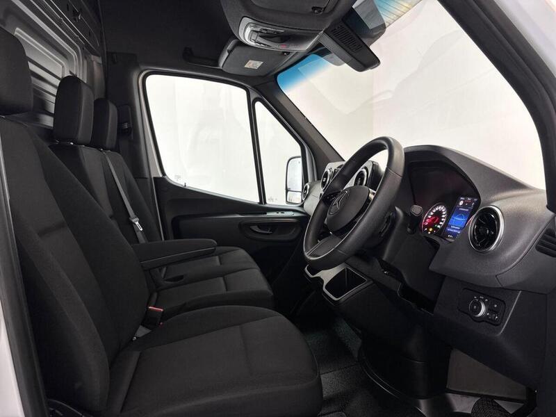 Mercedes-Benz Sprinter 2.0 315 CDI PRO G-Tronic RWD L3 H2 Euro 6 (s/s) 5dr