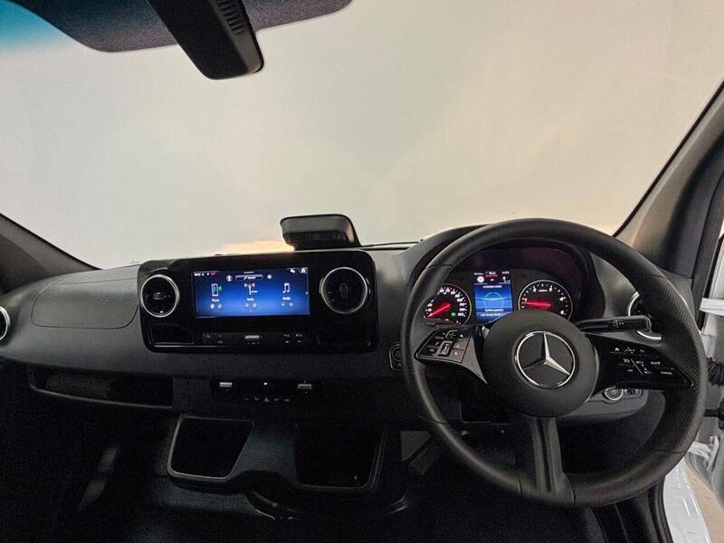 Mercedes-Benz Sprinter 2.0 315 CDI PRO G-Tronic RWD L3 H2 Euro 6 (s/s) 5dr