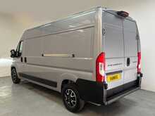 Peugeot Boxer Boxer 2.2 BlueHDi 335 Professional Panel Van 5dr Diesel Manual L3 H2 Euro 6 (s/s) (140 ps) 