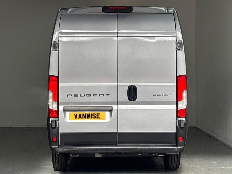 Peugeot Boxer 2.2 BlueHDi 335 Professional Panel Van 5dr Diesel Manual L3 H2 Euro 6 (s/s) (140 ps)