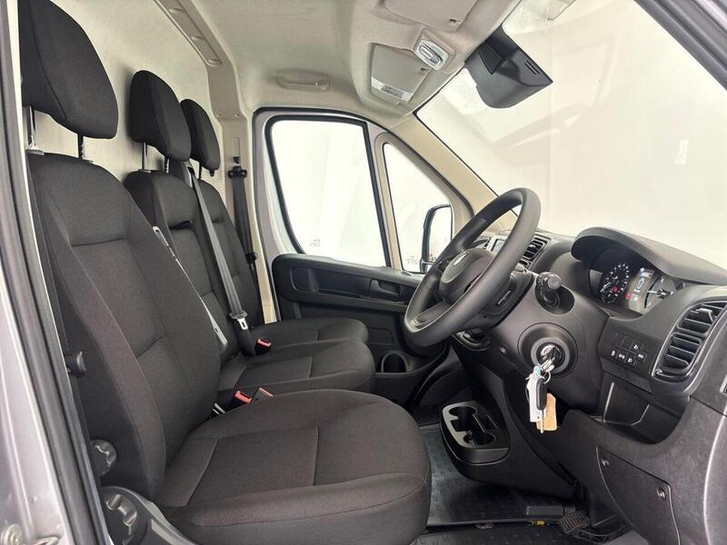 Peugeot Boxer 2.2 BlueHDi 335 Professional Panel Van 5dr Diesel Manual L3 H2 Euro 6 (s/s) (140 ps)