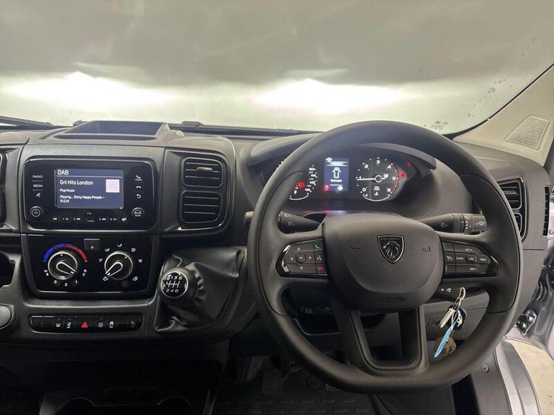 Peugeot Boxer 2.2 BlueHDi 335 Professional Panel Van 5dr Diesel Manual L3 H2 Euro 6 (s/s) (140 ps)