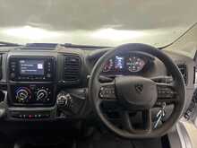 Peugeot Boxer Boxer 2.2 BlueHDi 335 Professional Panel Van 5dr Diesel Manual L3 H2 Euro 6 (s/s) (140 ps) 