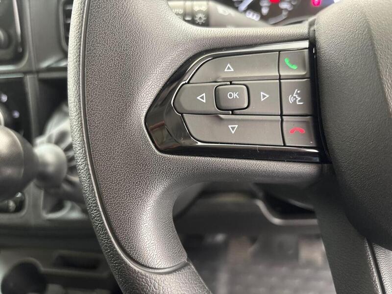 Peugeot Boxer 2.2 BlueHDi 335 Professional Panel Van 5dr Diesel Manual L3 H2 Euro 6 (s/s) (140 ps)