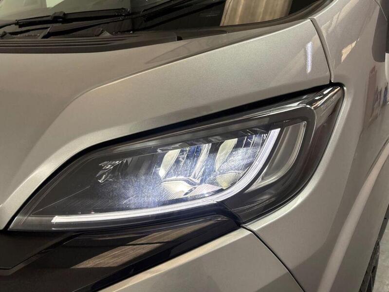 Peugeot Boxer 2.2 BlueHDi 335 Professional Panel Van 5dr Diesel Manual L3 H2 Euro 6 (s/s) (140 ps)