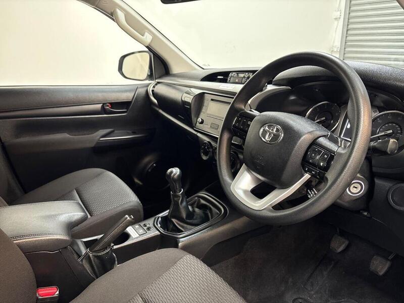 Toyota Hilux 2.4 D-4D Active Extra Cab Pickup 4WD Euro 6 (s/s) 4dr