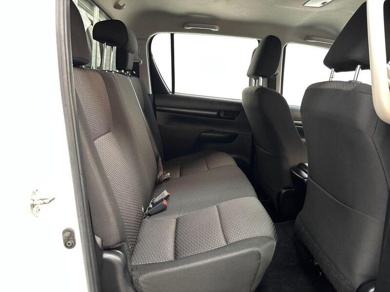 Toyota Hilux 2.4 D-4D Active Extra Cab Pickup 4WD Euro 6 (s/s) 4dr