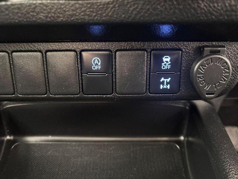 Toyota Hilux 2.4 D-4D Active Extra Cab Pickup 4WD Euro 6 (s/s) 4dr