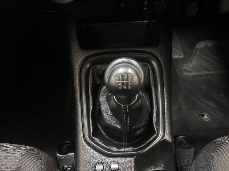 Toyota Hilux 2.4 D-4D Active Extra Cab Pickup 4WD Euro 6 (s/s) 4dr