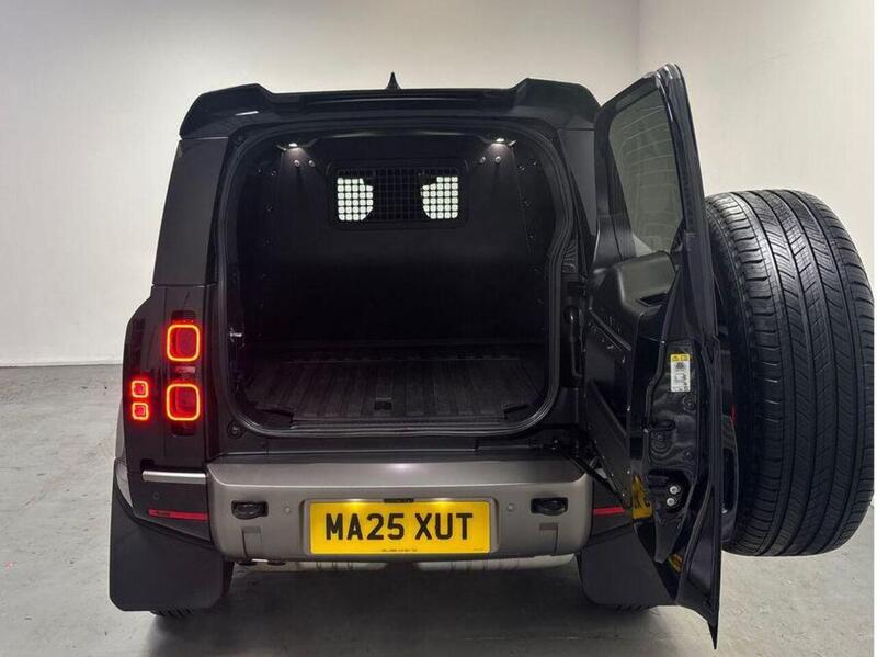 Land Rover Defender 90 3.0 D350 MHEV X-Dynamic HSE Hard Top SUV Auto 4WD SWB Euro 6 (s/s) 3dr
