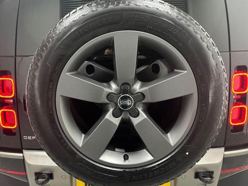 Land Rover Defender 90 3.0 D350 MHEV X-Dynamic HSE Hard Top SUV Auto 4WD SWB Euro 6 (s/s) 3dr