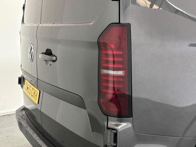 Volkswagen Transporter 2.0 TDI T28 Commerce FWD SWB Euro 6 (s/s) 5dr