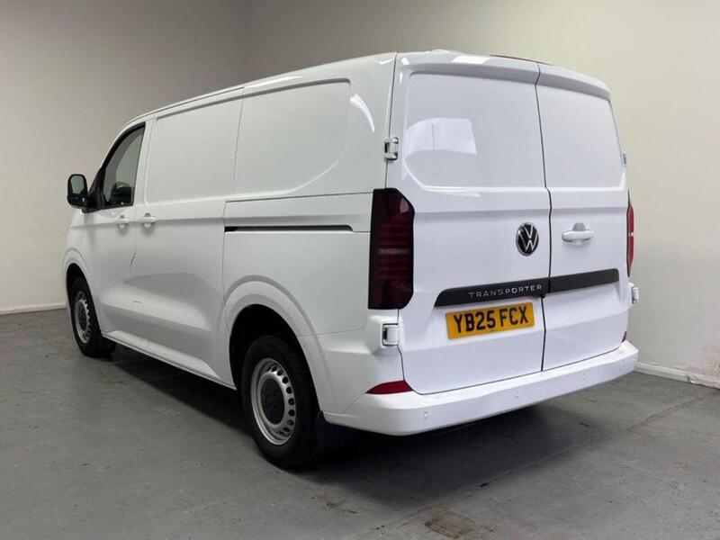 Volkswagen Transporter 2.0 TDI T30 Commerce Plus Auto FWD SWB Euro 6 (s/s) 5dr