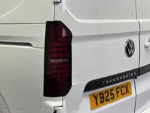 Volkswagen Transporter Transporter 2.0 TDI T30 Commerce Plus Auto FWD SWB Euro 6 (s/s) 5dr 