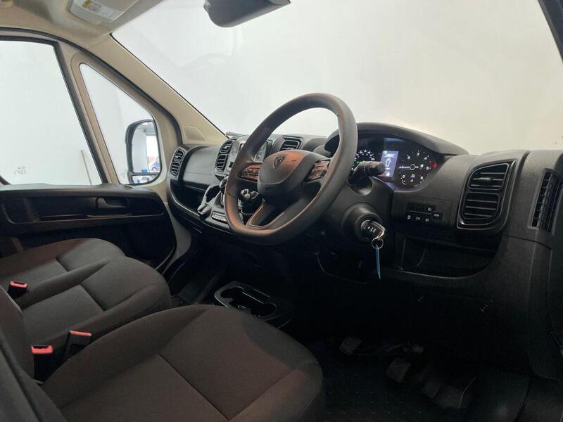 Peugeot Boxer 2.2 BlueHDi 335 Professional Panel Van 5dr Diesel Manual L3 H2 Euro 6 (s/s) (140 ps)