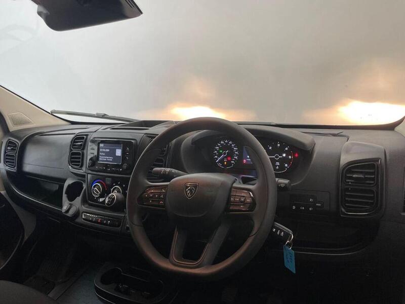 Peugeot Boxer 2.2 BlueHDi 335 Professional Panel Van 5dr Diesel Manual L3 H2 Euro 6 (s/s) (140 ps)