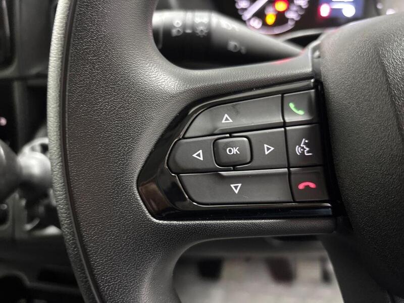 Peugeot Boxer 2.2 BlueHDi 335 Professional Panel Van 5dr Diesel Manual L3 H2 Euro 6 (s/s) (140 ps)