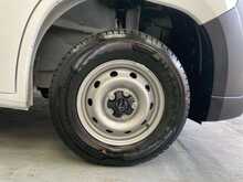 Peugeot Boxer Boxer 2.2 BlueHDi 335 Professional Panel Van 5dr Diesel Manual L3 H2 Euro 6 (s/s) (140 ps) 
