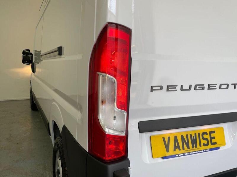 Peugeot Boxer 2.2 BlueHDi 335 Professional Panel Van 5dr Diesel Manual L3 H2 Euro 6 (s/s) (140 ps)
