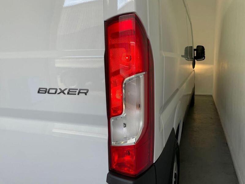 Peugeot Boxer 2.2 BlueHDi 335 Professional Panel Van 5dr Diesel Manual L3 H2 Euro 6 (s/s) (140 ps)