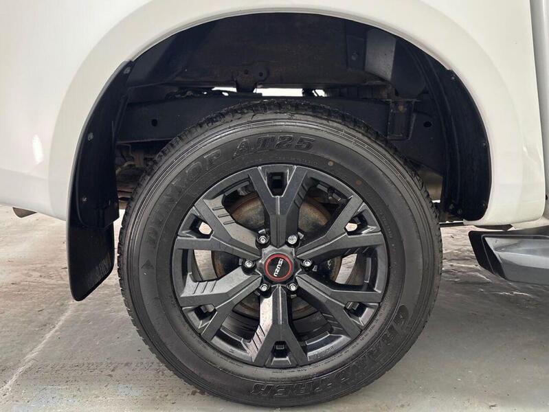 Isuzu D-Max 1.9 TD V-Cross 4WD Euro 6 (s/s) 4dr