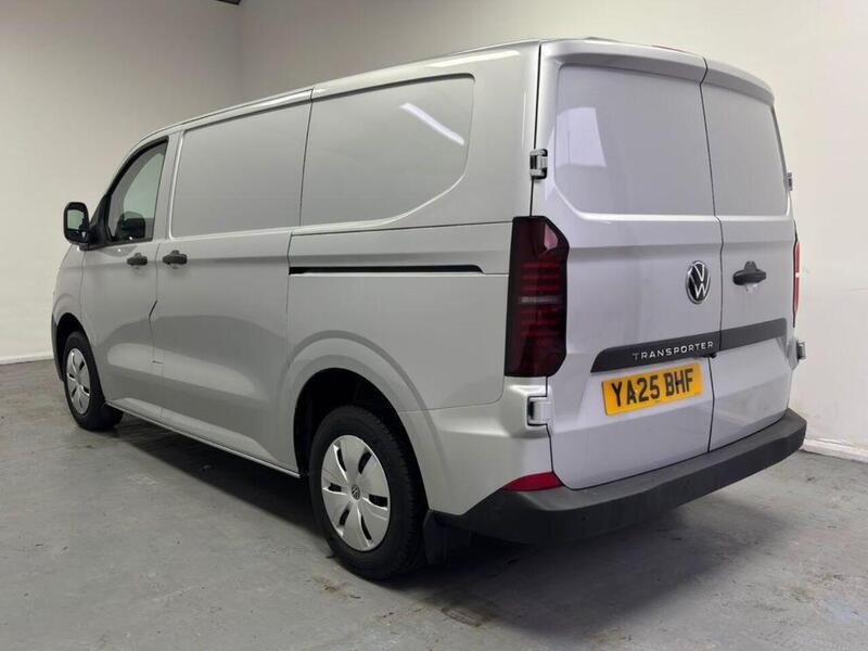 Volkswagen Transporter 2.0 TDI T28 Commerce Plus FWD SWB Euro 6 (s/s) 5dr