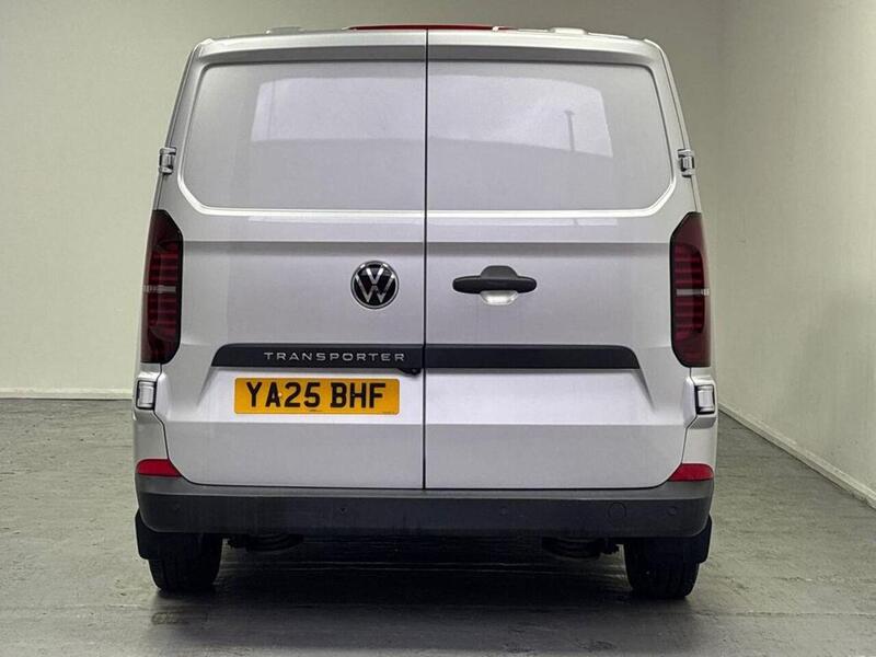 Volkswagen Transporter 2.0 TDI T28 Commerce Plus FWD SWB Euro 6 (s/s) 5dr