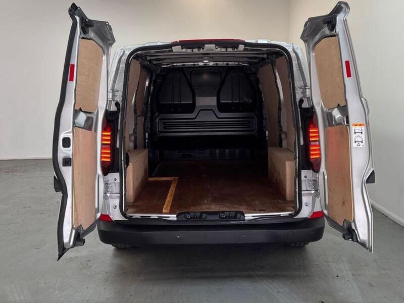 Volkswagen Transporter 2.0 TDI T28 Commerce Plus FWD SWB Euro 6 (s/s) 5dr