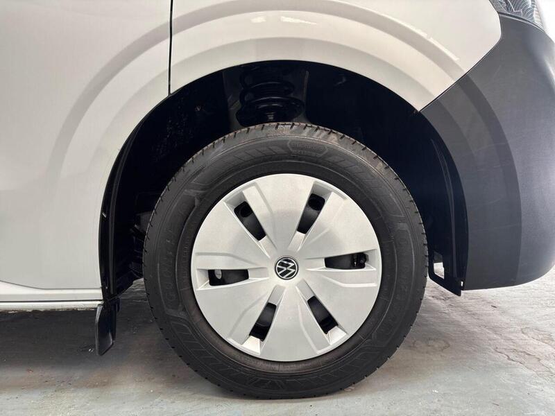 Volkswagen Transporter 2.0 TDI T28 Commerce Plus FWD SWB Euro 6 (s/s) 5dr