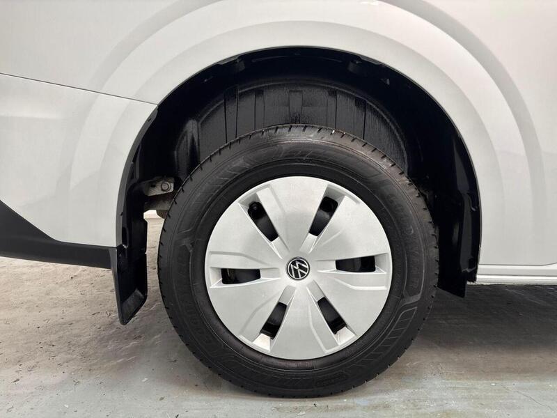 Volkswagen Transporter 2.0 TDI T28 Commerce Plus FWD SWB Euro 6 (s/s) 5dr
