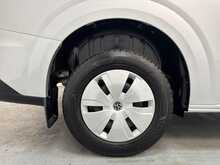Volkswagen Transporter Transporter 2.0 TDI T28 Commerce Plus FWD SWB Euro 6 (s/s) 5dr 