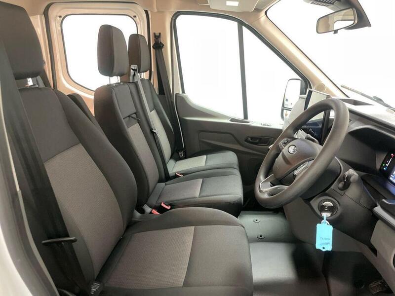 Ford Transit 2.0 350 EcoBlue Leader Chassis Double Cab 4dr Diesel Manual RWD L3 Euro 6 (s/s) (130 ps)