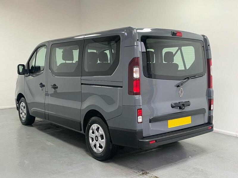 Renault Trafic 2.0 dCi SL28 Advance EDC L1 H1 Euro 6 (s/s) 5dr (9 Seat)