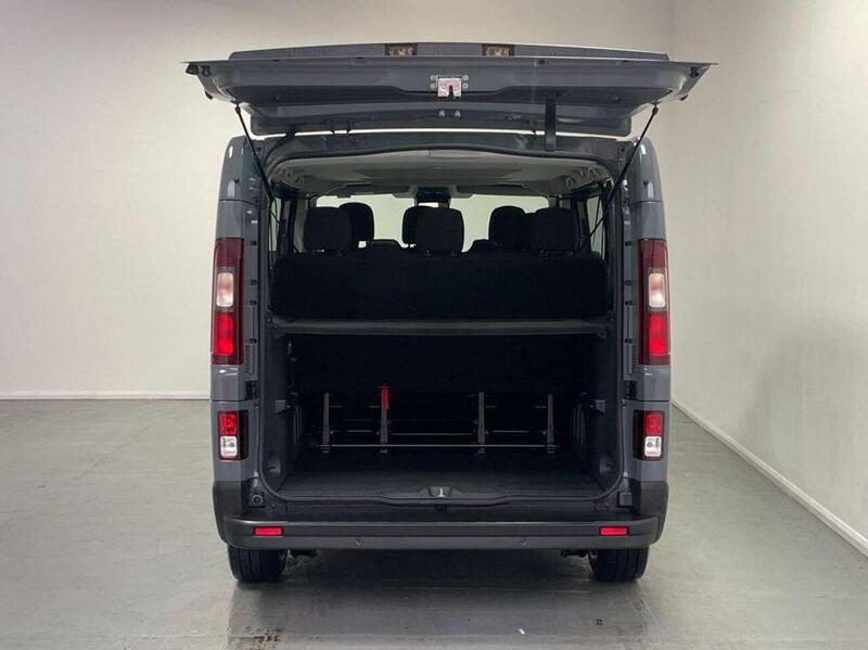 Renault Trafic 2.0 dCi SL28 Advance EDC L1 H1 Euro 6 (s/s) 5dr (9 Seat)