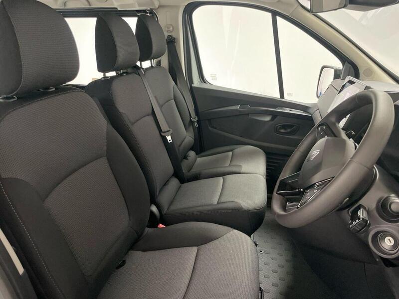 Renault Trafic 2.0 dCi SL28 Advance EDC L1 H1 Euro 6 (s/s) 5dr (9 Seat)