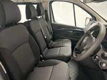 Renault Trafic Trafic 2.0 dCi SL28 Advance EDC L1 H1 Euro 6 (s/s) 5dr (9 Seat) 